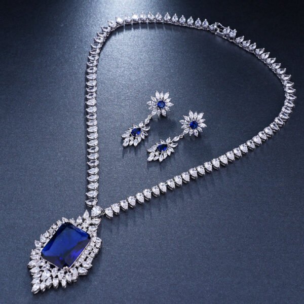 مجموعة Bettyue Brand Charm كبيرة مربعة الشكل بلونين
