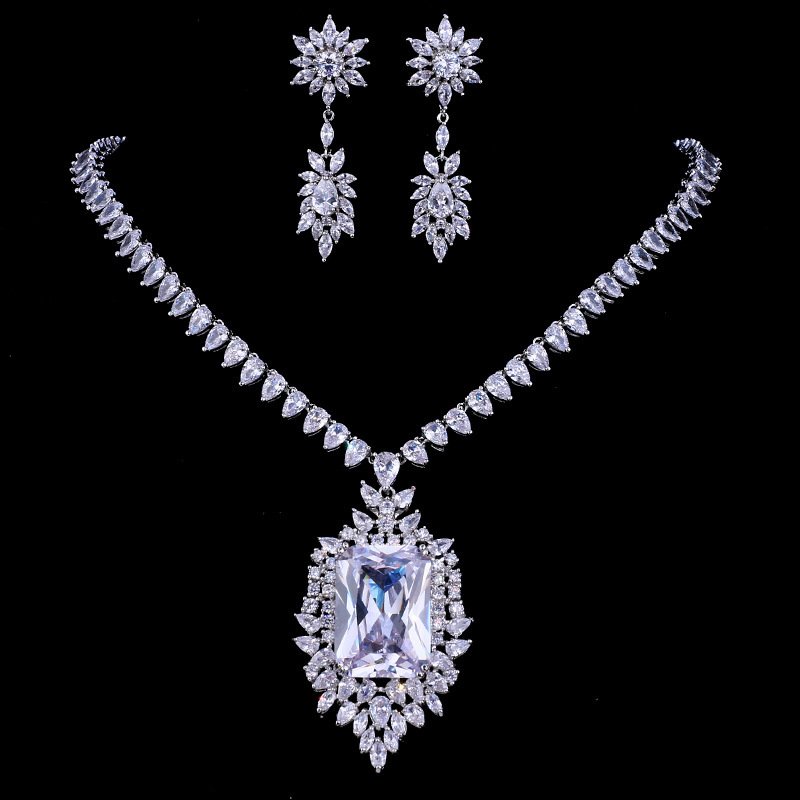 مجموعة Bettyue Brand Charm كبيرة مربعة الشكل بلونين