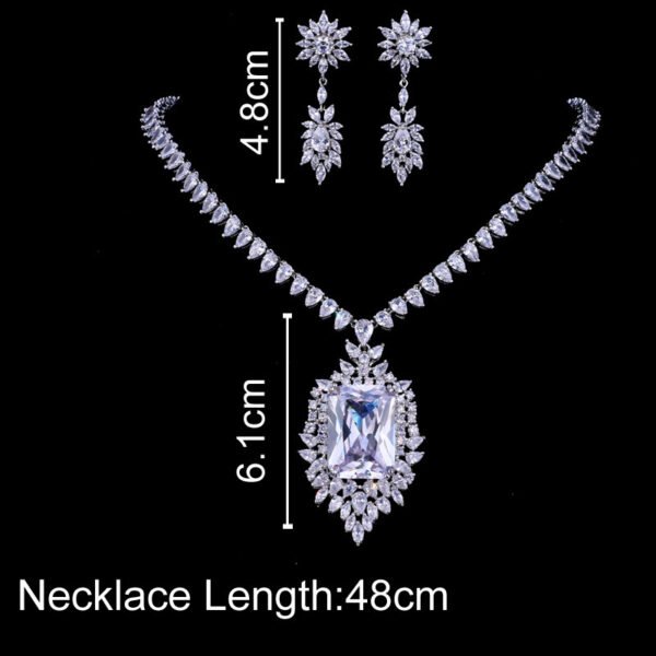 مجموعة Bettyue Brand Charm كبيرة مربعة الشكل بلونين