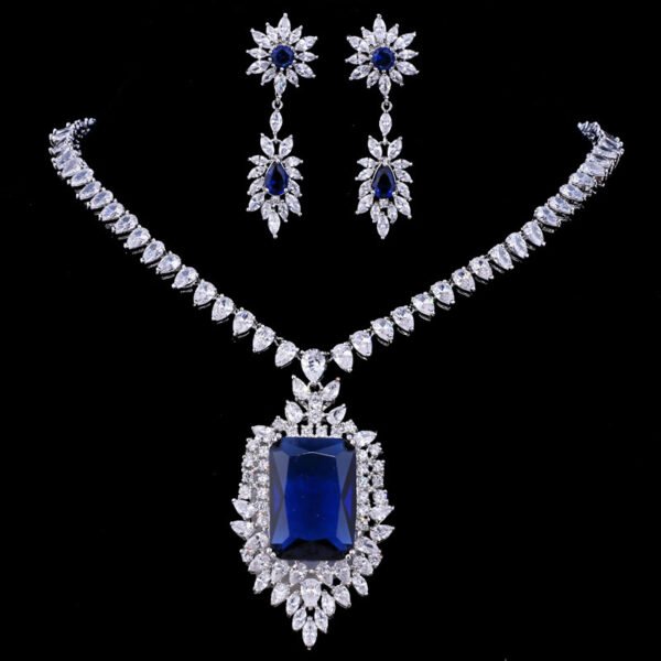 مجموعة Bettyue Brand Charm كبيرة مربعة الشكل بلونين