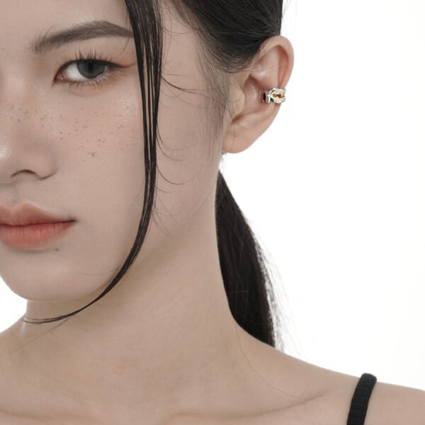 مشبك أذن فضي بلونين E5182 Sweet Cool Girl S925 Sterling