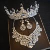 غطاء الرأس الزفاف الزهور اكسسوارات الشعر الزفاف تاج قلادة أقراط ثلاث قطع مجموعة اكسسوارات الزفاف