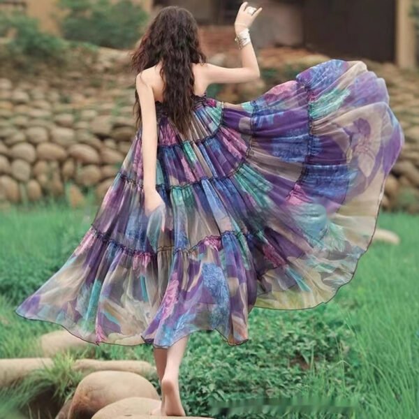 تنورة مرنة مطبوعة بخصر تنحيف بحاشية كبيرة