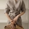 فستان من الكتان غير منتظم بمزاج الخصر والتنحيف على الطراز الكوري
