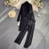 بدلة نسائية عادية محبوكة من ثلاث قطع