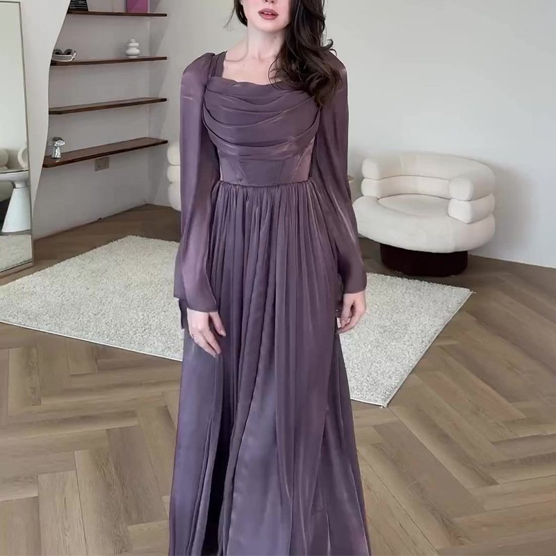 فستان عالي الخصر، مزاجه الربيعي النحيف