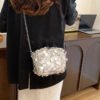 حقيبة كروس نسائية بسلسلة ذات سعة كبيرة وكتف واحد من الترتر
