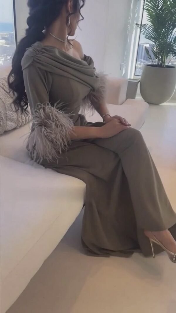 بذلة أزياء مثيرة خياطة الريش