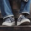 أحذية رجالية صيفية منخفضة القمة مسطحة ريترو منصة ارتفاع زيادة أحذية بيضاء عادية قابلة للتنفس
