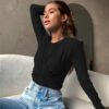 تي شيرت نسائي بتصميم جديد ضيق بأكمام طويلة ورقبة دائرية