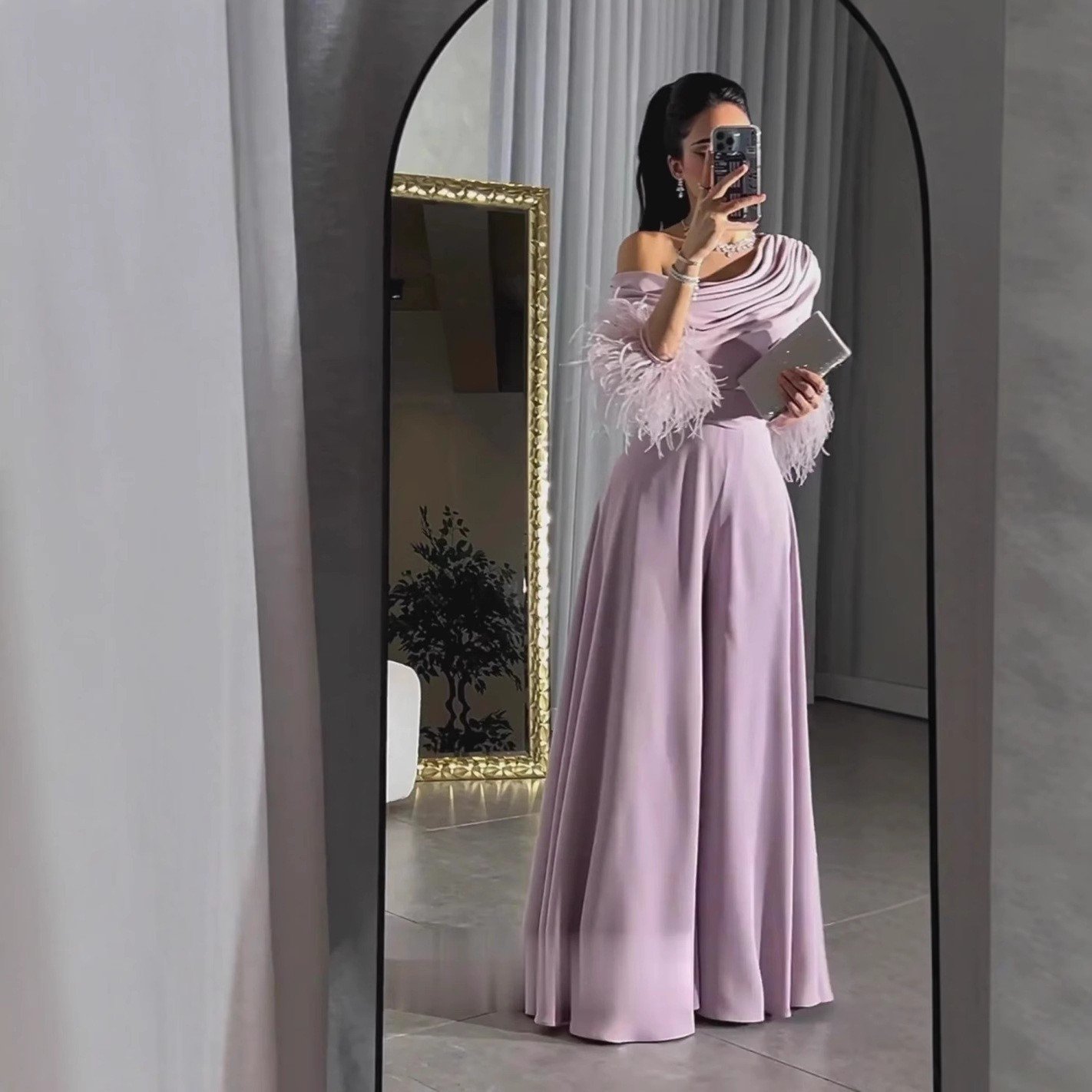 بذلة أزياء مثيرة خياطة الريش