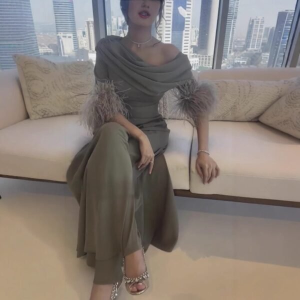 بذلة أزياء مثيرة خياطة الريش