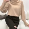 قميص نسائي ذو ياقة مدورة على الموضة