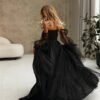 فستان زفاف نسائي أسود من الدانتيل الشفاف بأكمام طويلة