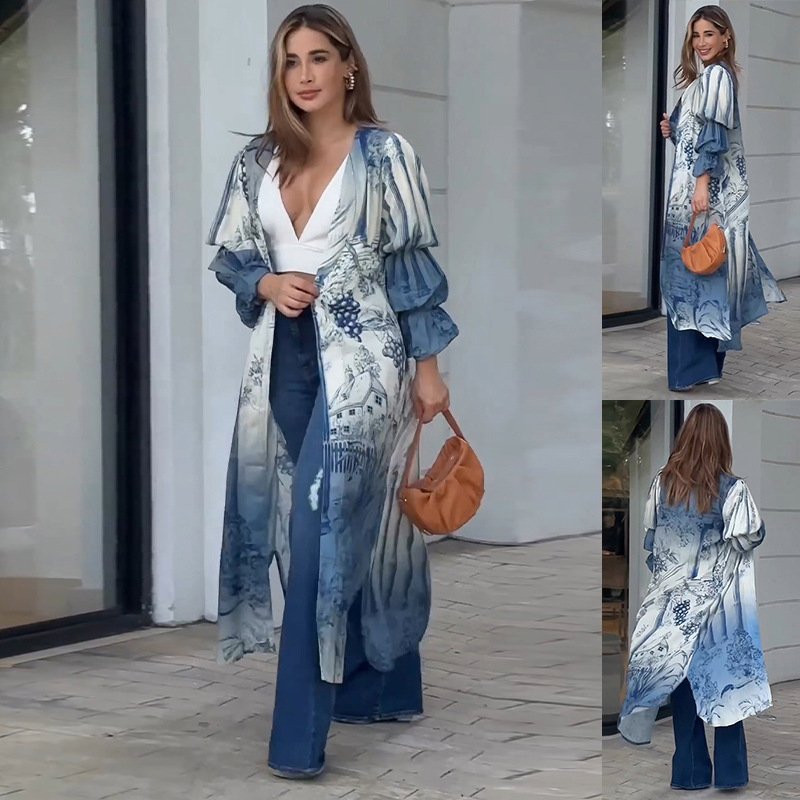 قميص طويل مطبوع باللون الأزرق بتصميم كاجوال عصري