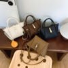 حقيبة كتف محمولة على شكل دلو تحت الإبط