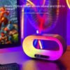 مصباح ليلي LED 3 في 1 متعدد الوظائف مع تطبيق للتحكم في جو RGB ومصباح مكتب ذكي متعدد الوظائف وشاحن لاسلكي وساعة منبه
