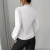 بلوزة نسائية أنيقة فرنسية غير متماثلة ذات ياقة وأزرار وأكمام طويلة مكشكشة