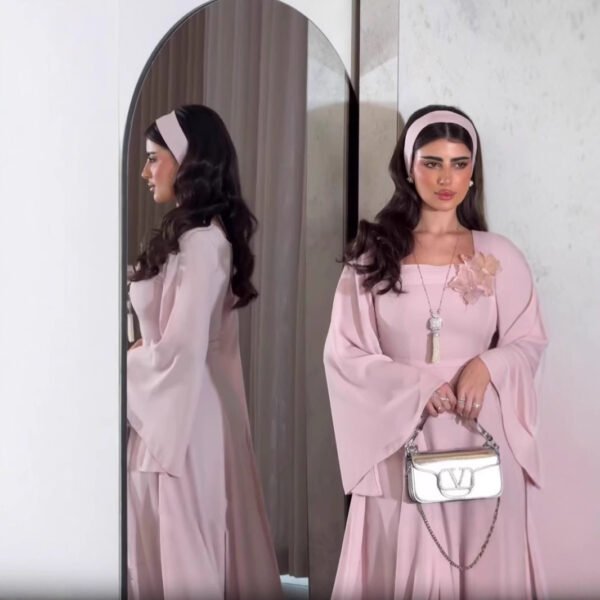 فستان ضيق ضيق الخصر بلون سادة ومزين بالزهور