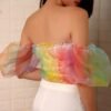 تي شيرت نسائي بأكمام منتفخة بألوان قوس قزح