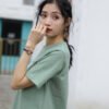 تي شيرت نسائي أبيض مطبوع عليه حروف