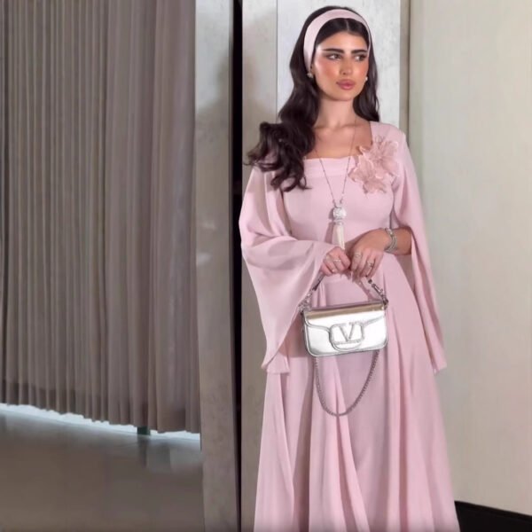 فستان ضيق ضيق الخصر بلون سادة ومزين بالزهور