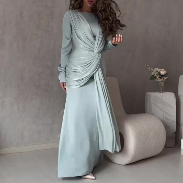 فستان نسائي ضيق بياقة دائرية