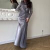 فستان نسائي ضيق بياقة دائرية