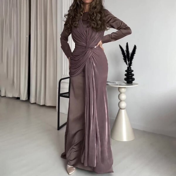 فستان نسائي ضيق بياقة دائرية