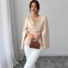 قميص نسائي من الساتان بأكمام واسعة عند الخصر