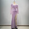 فستان نسائي أنيق بقصّة ضيقة وطويلة وفتحة