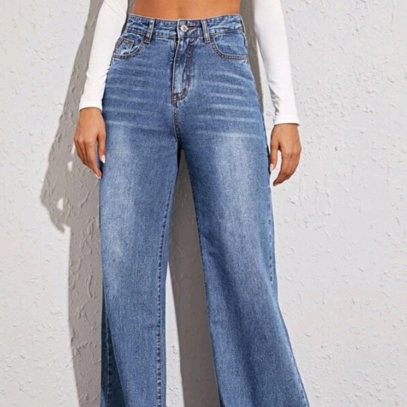 بنطلون جينز واسع الساق من Catsuo Camisole بخصر عالٍ