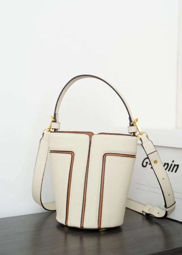 حقيبة كتف عصرية كبيرة الحجم مصنوعة من جلد البقر بطبقة علوية