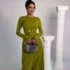 فستان طويل أنيق من الساتان