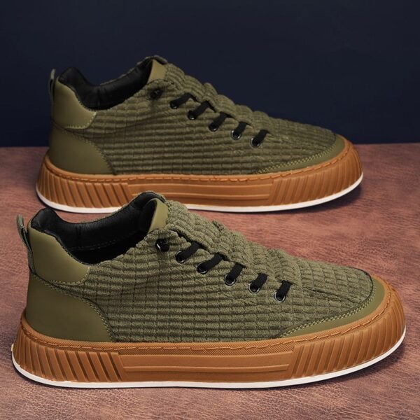 أحذية رياضية عصرية جديدة تناسب جميع الأذواق للطلاب