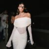 فستان ضيق وطويل وأنيق وشفاف قليلاً