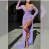 فستان نسائي أنيق بقصّة ضيقة وطويلة وفتحة