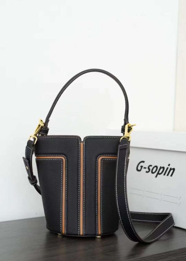 حقيبة كتف عصرية كبيرة الحجم مصنوعة من جلد البقر بطبقة علوية