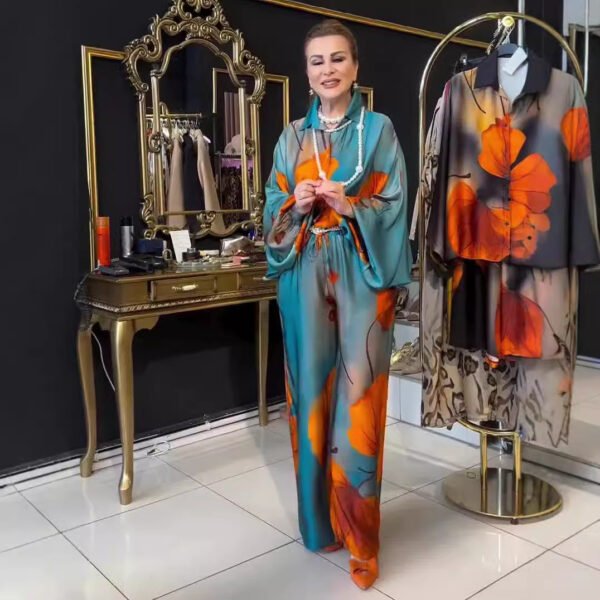 بدلة ملابس نسائية من قطعتين بتصميم عصري