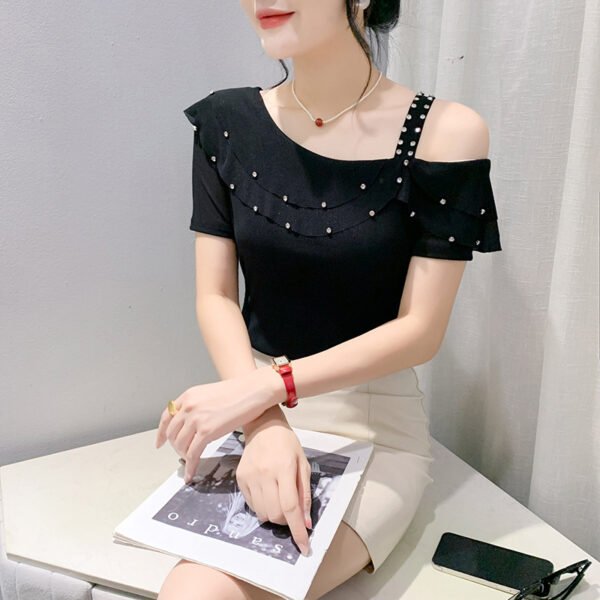 بلوزة فيلامنتيشن رياضية بكتفين واكمام قصيرة ومزينة بكشكشة