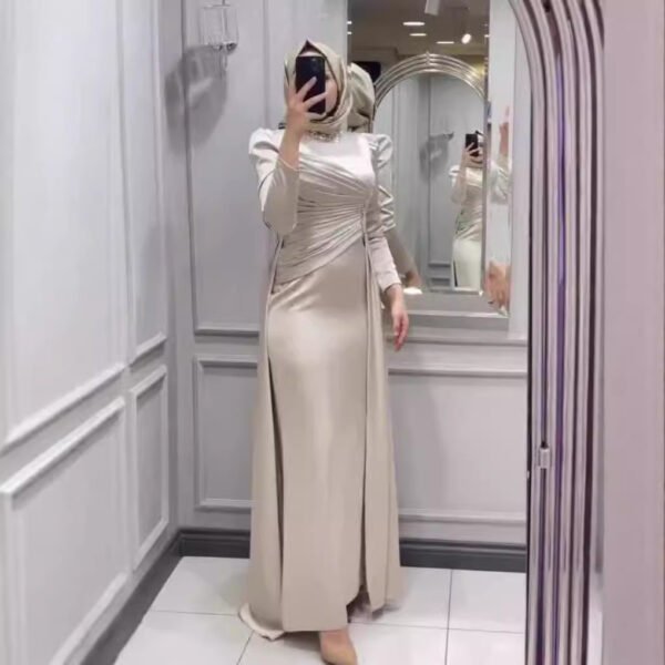 فستان نسائي أنيق بأكمام طويلة مرصع بالألماس من الشرق الأوسط دبي