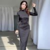 فستان نسائي ضيق بياقة دائرية وخصر مطوي