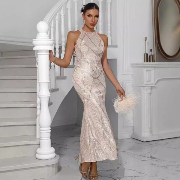 فستان نسائي مثير على الطراز الأوروبي والأمريكي مزين بالترتر ذو رقبة مستديرة وأكتاف مكشوفة وظهر مفتوح