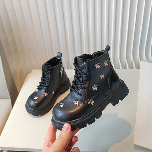 حذاء الأميرة الجديد للفتيات المطرز لفصل الخريف