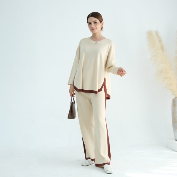 بدلة فضفاضة محبوكة بشخصية أزياء نسائية