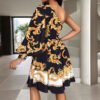 3d202879-c8d6-4d88-91f3-f6265c2e9b68-2.jpg فستان نسائي أنيق مكشوف الكتفين ومزين بطباعة مع خصر