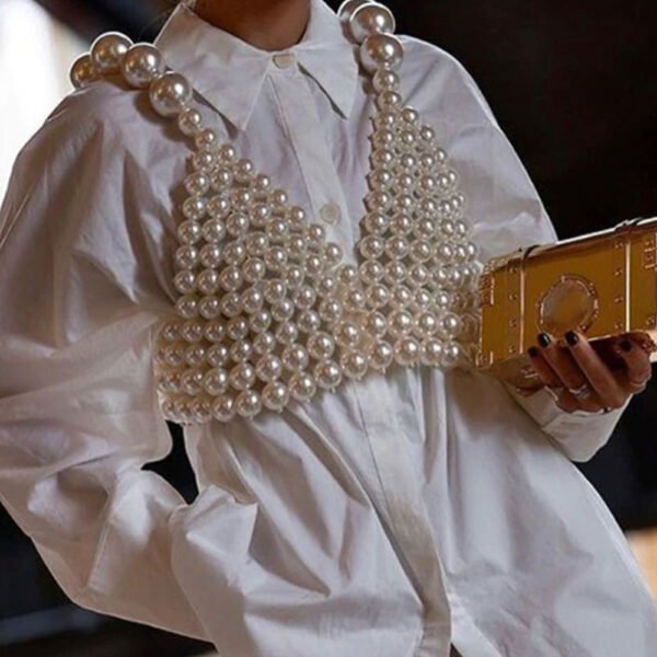 سترة لؤلؤية مثيرة وأنيقة