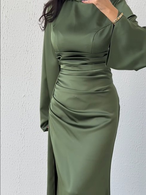 5e0d7a5e-8d03-470f-9904-1f51eebbf5f7-1.jpg فستان ماكسي سادة بأكمام طويلة ومطوي