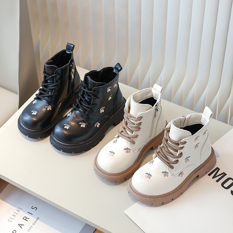 حذاء الأميرة الجديد للفتيات المطرز لفصل الخريف