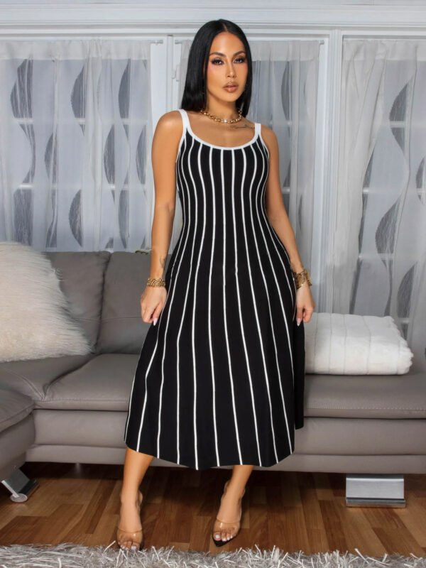 80847145-45e5-4108-b734-094d112e9a37.jpg فستان ريترو بأشرطة رفيعة وخياطة مخططة